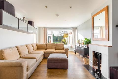 15 Downsview, Small Dole, Henfield, BN5 9YB
