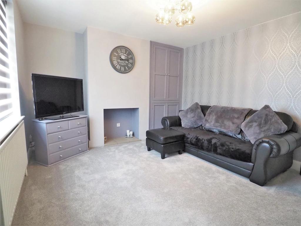 Spring Lane, Balderton, Newark 3 bed semidetached house £190,000