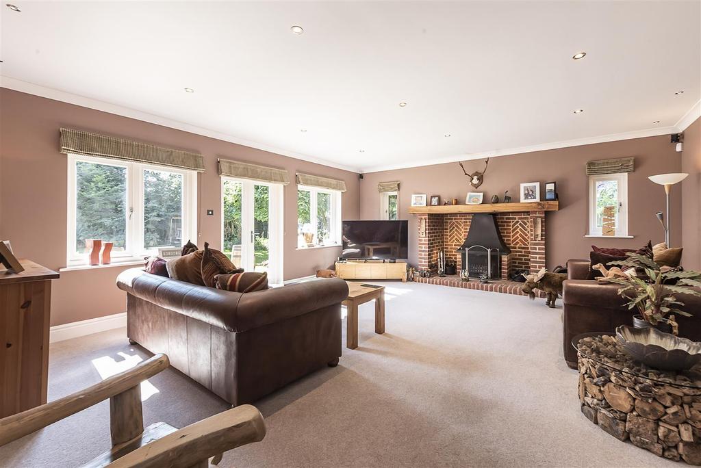 High Elms, Harpenden 5 bed detached house