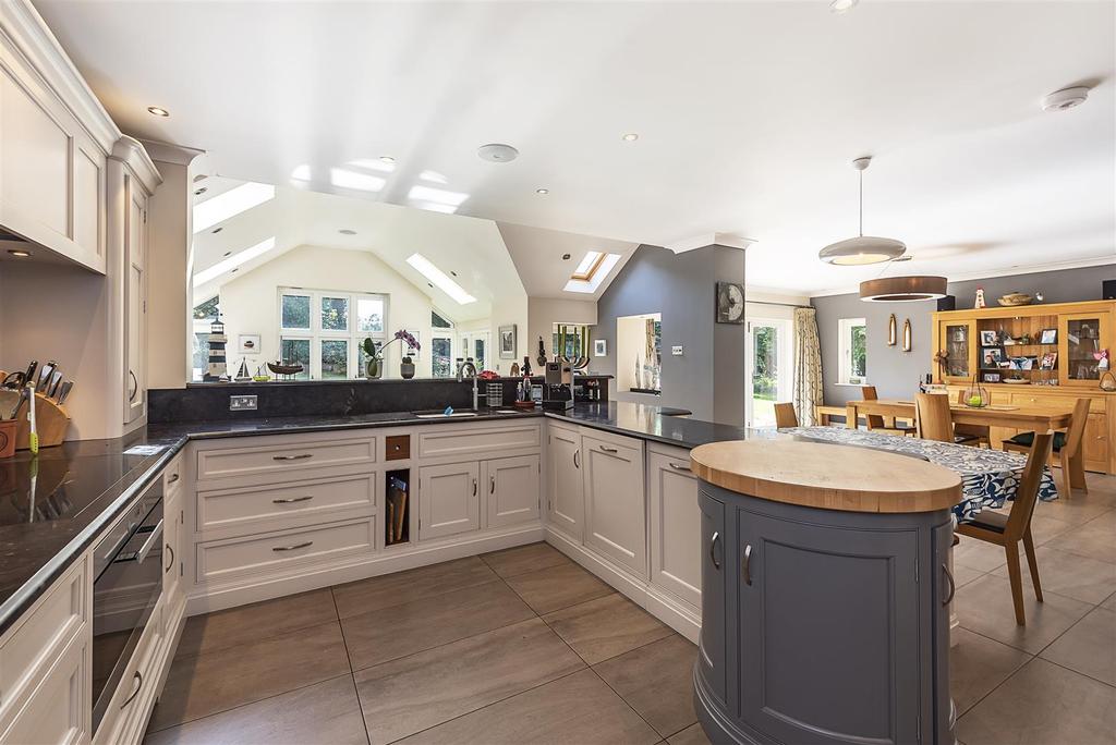 High Elms, Harpenden 5 bed detached house