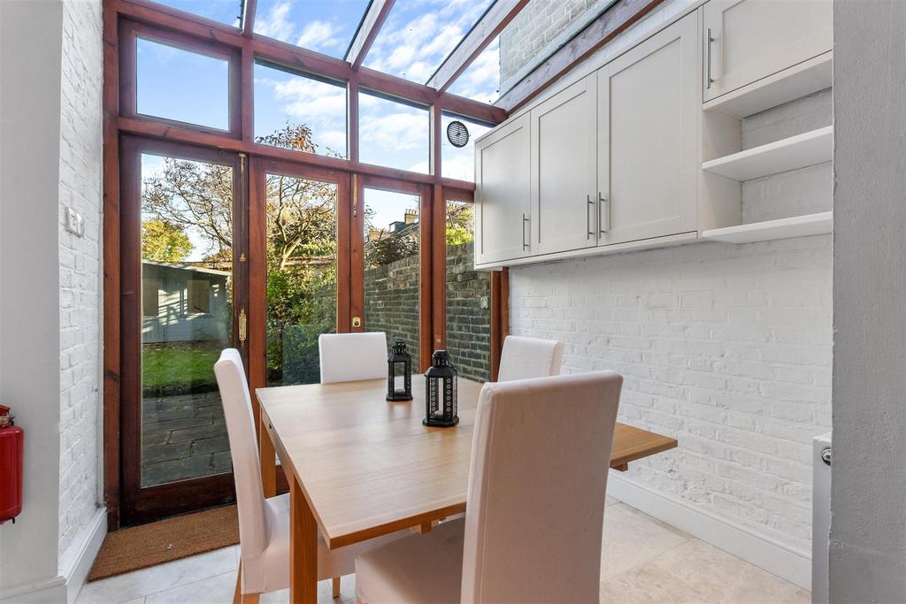 18a Boscastle Road - Diner .jpg