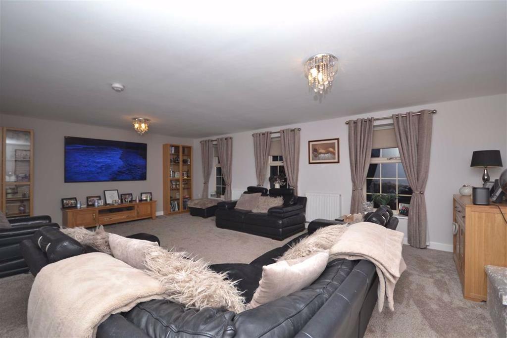 Renison Avenue, Colton, Leeds, LS15 4 bed detached house £460,000