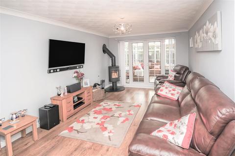 18 Maple Park, Hedon, Hull, HU12 8NR