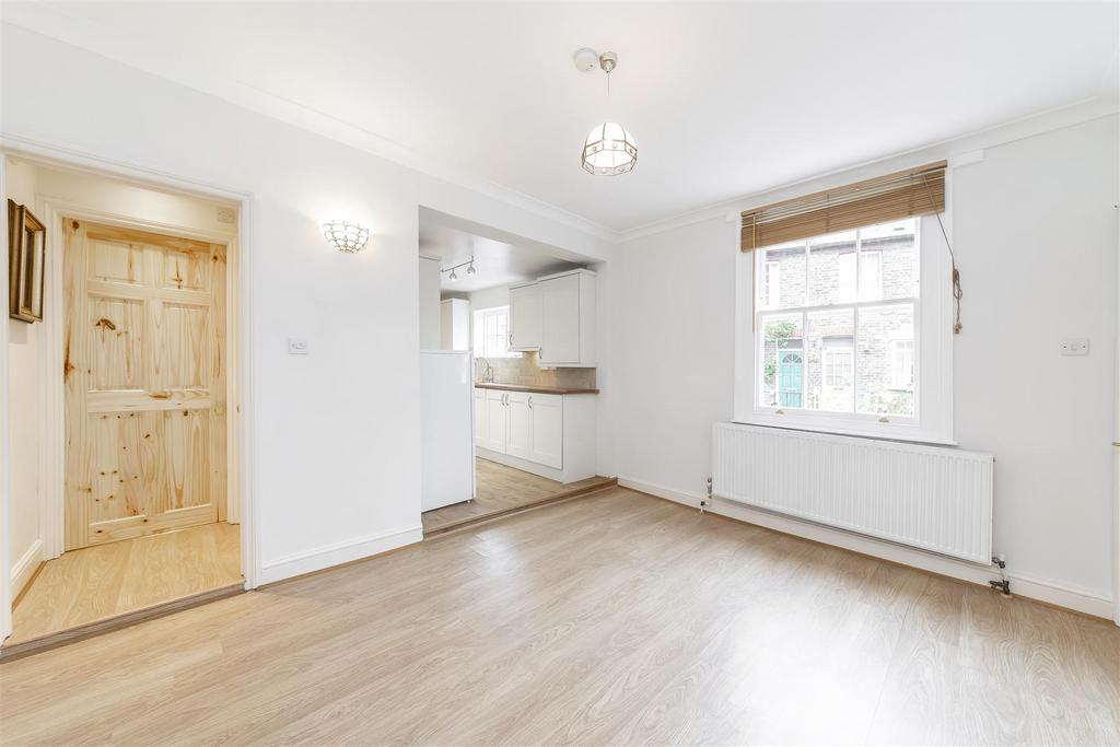 St Marys Place, Ealing, W5 2 bed cottage £2,200 pcm (£508 pw)