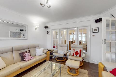 120 Carlton Avenue West, Wembley, HA0 3QX
