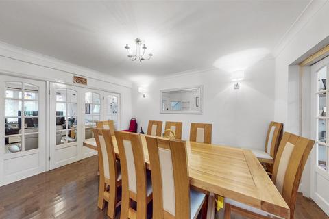 120 Carlton Avenue West, Wembley, HA0 3QX