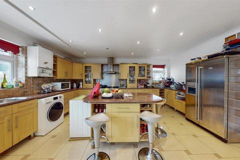 120 Carlton Avenue West, Wembley, HA0 3QX
