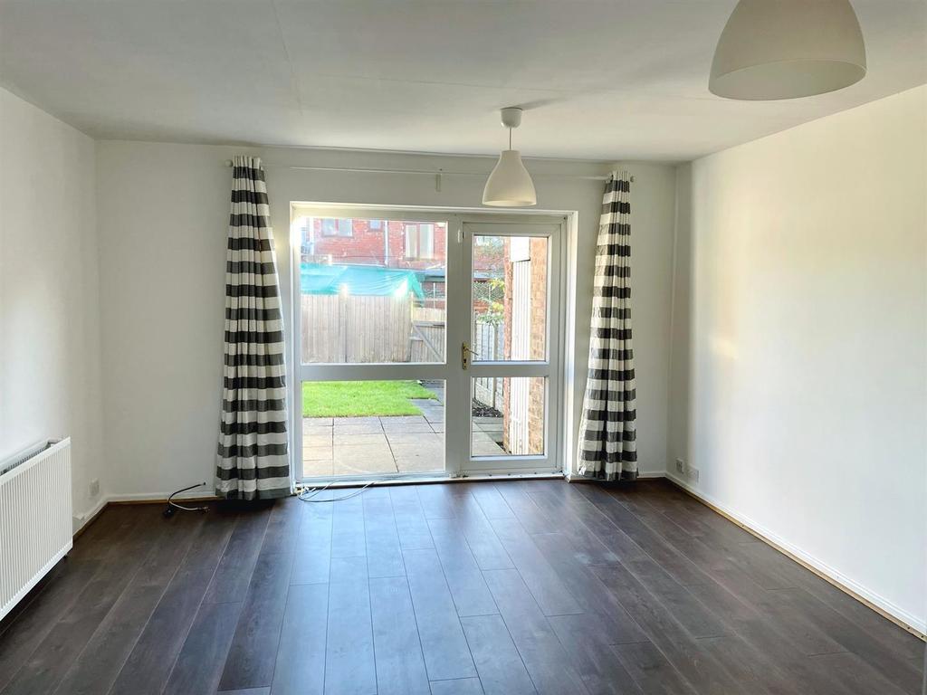 Thornhurst Avenue, Quinton, B32 2 bed house £750 pcm (£173 pw)