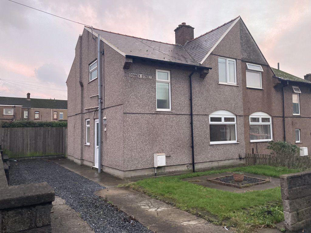 Donnen Street, Margam, Port Talbot... 3 bed house £650 pcm (£150 pw)