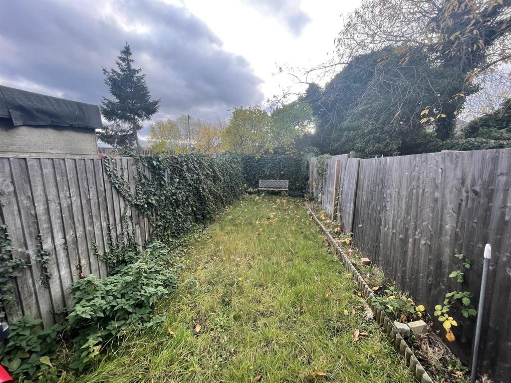 Westfield Lane, Mansfield 2 bed terraced house £85,000