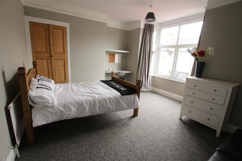5 bedroom terraced house to rent - Ashburnham Road, Abington