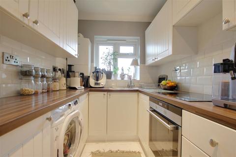 132 Nelson Road, Goring By Sea, Worthing, BN12 6EN