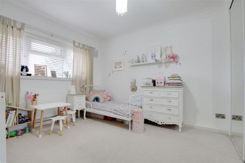 132 Nelson Road, Goring By Sea, Worthing, BN12 6EN