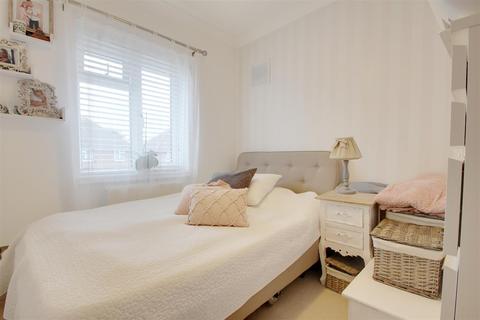 132 Nelson Road, Goring By Sea, Worthing, BN12 6EN