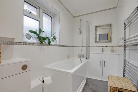 132 Nelson Road, Goring By Sea, Worthing, BN12 6EN