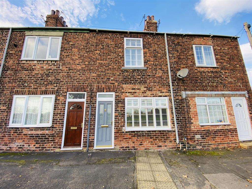 Bondgate, Selby 2 bed terraced house £160,000