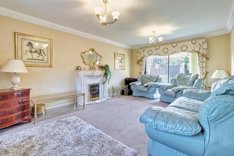 5 bedroom detached house for sale - The Knoll, Calverley, Pudsey