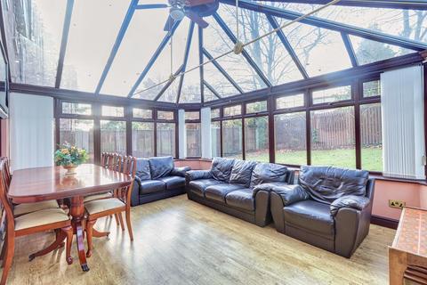 5 bedroom detached house for sale - The Knoll, Calverley, Pudsey
