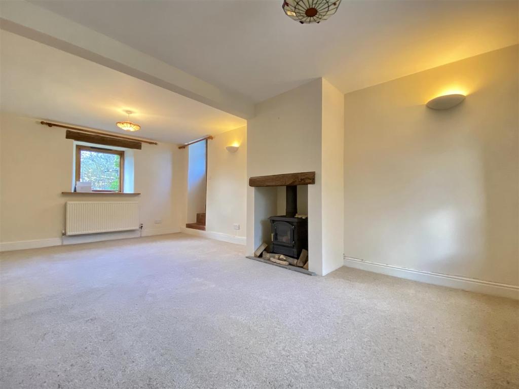 Litton, Derbyshire 3 bed cottage £1,200 pcm (£277 pw)