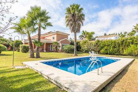 4 bedroom villa, La Gaspara, Estepona, Malaga