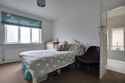 20 Brookside Avenue, Southampton, SO15 4HZ