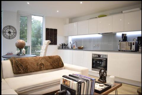 2 bedroom flat for sale - Hyde Lane, SW11