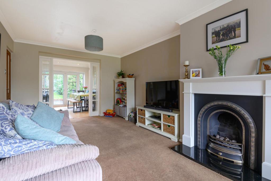 Primrose Ridge, Godalming, GU7 3 bed semidetached house £625,000