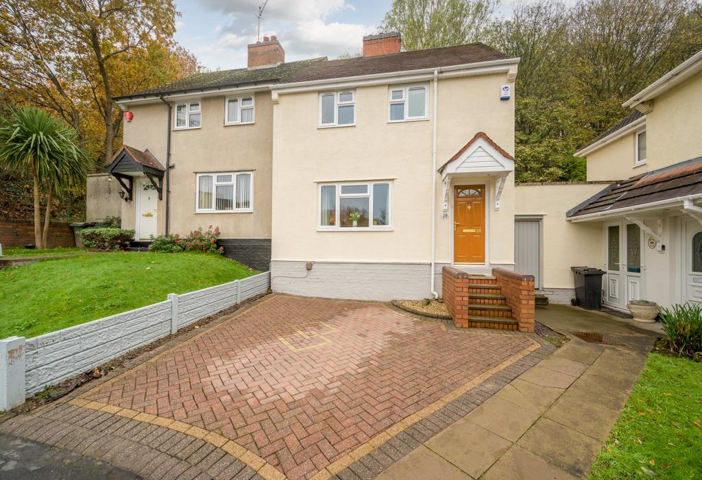 Blackbrook Close, Dudley, DY2 0HD 3 bed semidetached house £200,000