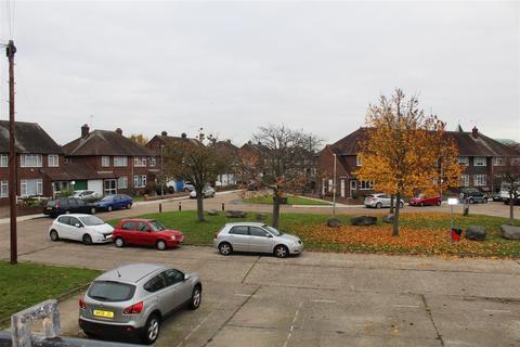 37 Rydal Way, Ruislip, HA4 0RX