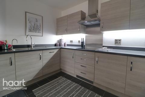 3 bedroom apartment for sale - Thornbury Way, Walthamstow