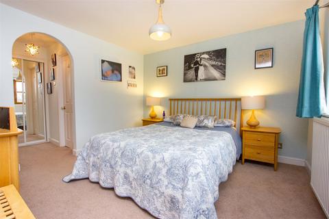 8 Broadway Close, Witney, OX28 5GG