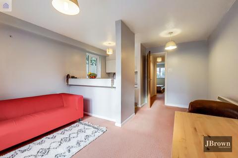 37 Henley Drive, London, SE1 3AP