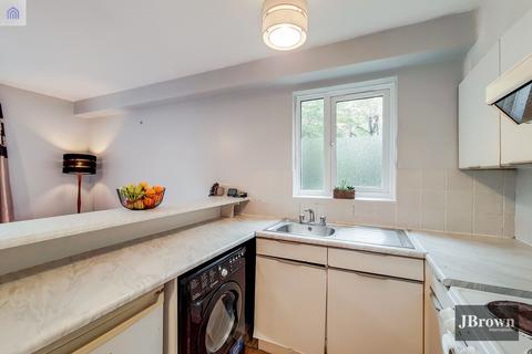 37 Henley Drive, London, SE1 3AP
