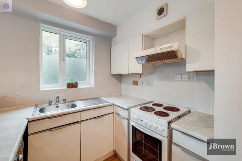 37 Henley Drive, London, SE1 3AP
