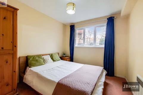 37 Henley Drive, London, SE1 3AP
