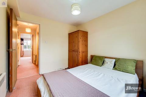 37 Henley Drive, London, SE1 3AP