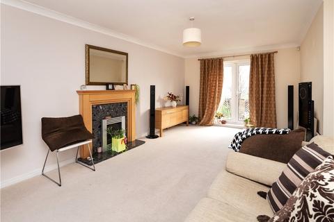 24 Arnhem Close, Bingley, BD16 3JX