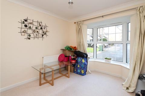 24 Arnhem Close, Bingley, BD16 3JX