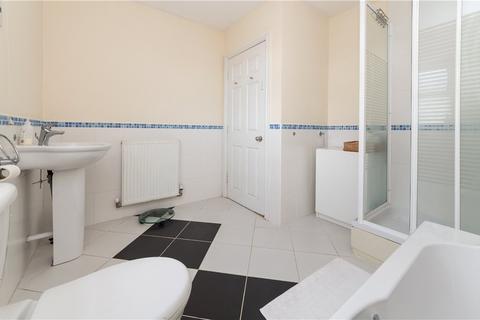 24 Arnhem Close, Bingley, BD16 3JX