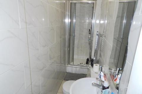 2 Branksome Place, Leeds, LS6 1RQ