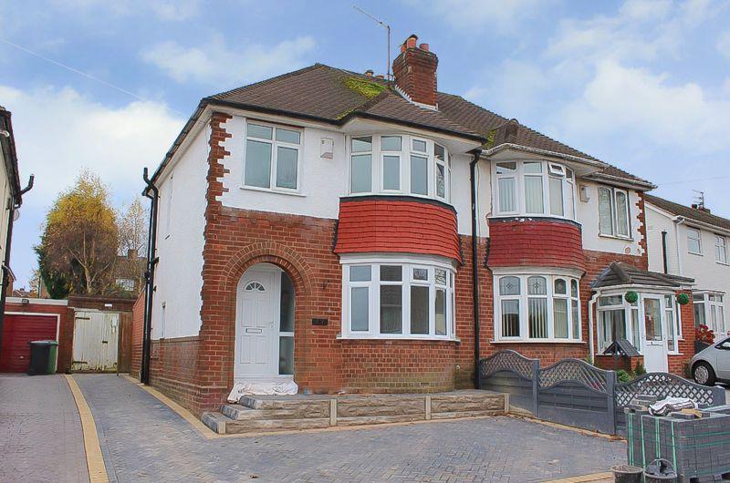 Parkes Hall Road, WOODSETTON, DY1 3SP 3 bed semidetached house £210,000