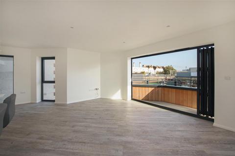 2 bedroom apartment to rent, Tankerton Road, Whitstable