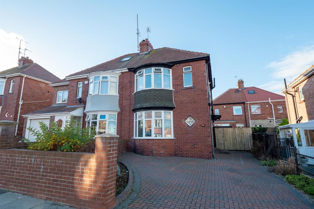 Dunmore Avenue, Seaburn, Sunderland 2 bed semidetached house £189,950