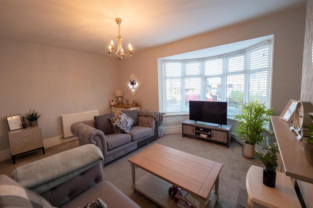 Dunmore Avenue, Seaburn, Sunderland 2 bed semidetached house £189,950