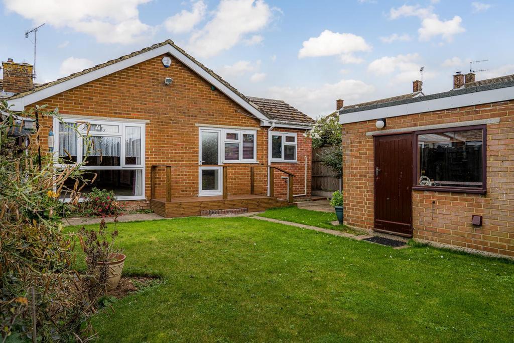 Wreight Court, Faversham 3 bed bungalow £409,995