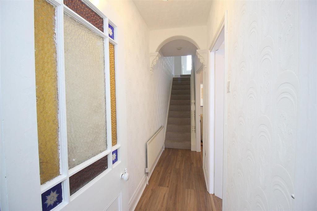 Findon Hill, Sacriston, Durham 2 bed terraced house £495 pcm (£114 pw)