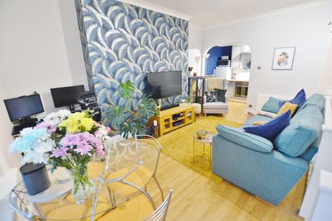 Flat 6, Earlsdon Lodge, 13 Surrey Road, Bournemouth, BH2 6BP