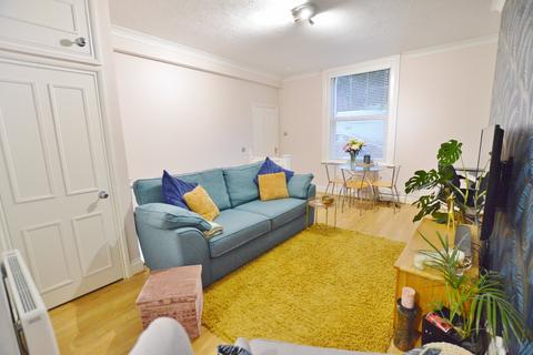 Flat 6, Earlsdon Lodge, 13 Surrey Road, Bournemouth, BH2 6BP