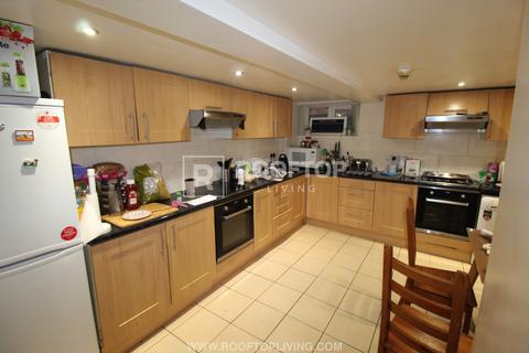 8 bedroom house to rent, St. Michaels Villas, Leeds LS6
