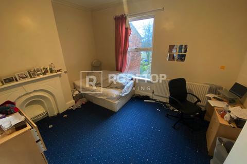 9 bedroom house to rent - Cardigan Road, Leeds
